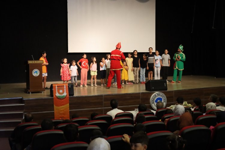 HACİVAT-KARAGÖZ OYUNUNA MİNİKLERDEN YOĞUN İLGİ