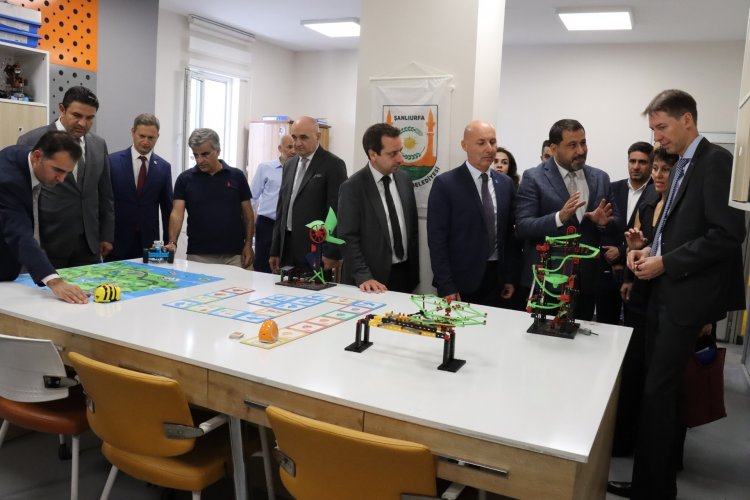 DİJİTAL GENÇLİK MERKEZİ ŞANLIURFA'DA, GENÇLERİN HİZMETİNE AÇILDI