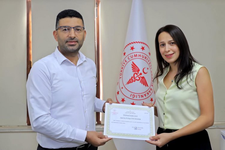 Perinatoloji Uzmanı Doç. Dr. Derya Uyan Hendem’e Teşekkür Belgesi