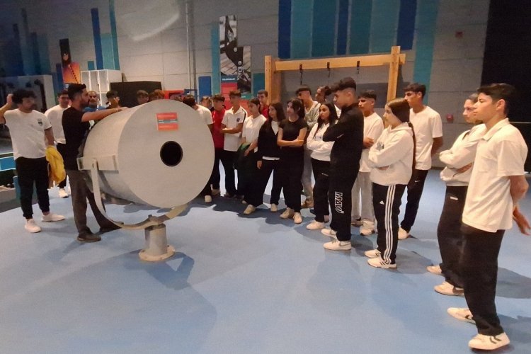 ŞANLIURFALI GENÇLER SPORDAN BİLİME KOŞTU