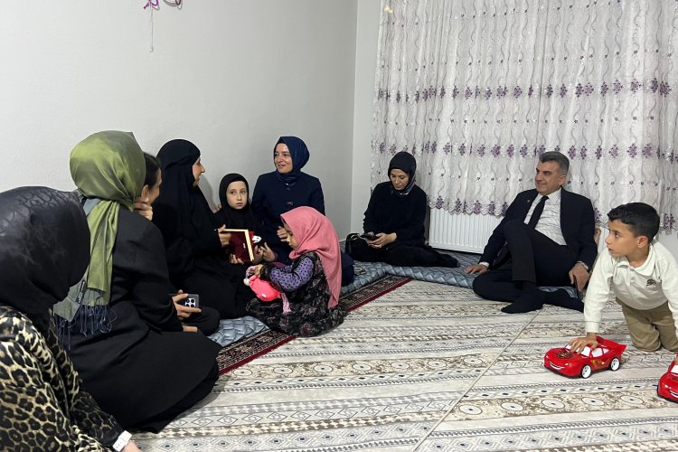 AK Parti Genel Başkan Yardımcısı Fatma Betül Sayan Kaya ve Heyeti Şanlıurfa Ziyaretinde Şehit Ailelerini Yalnız Bırakmadı