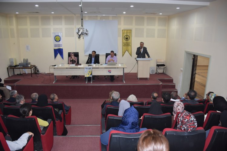 Harran Üniversitesi’nde Batılılaşma Paneli Düzenlendi