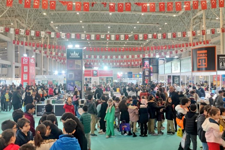 8. Şanlıurfa Kitap Fuarı Kitapseverlerle Buluşmaya Devam Ediyor!
