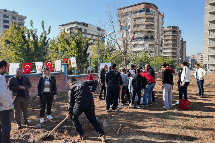 YEŞEREN OKULLAR PROJESİ İLE FİDANLAR TOPRAKLA BULUŞUYOR