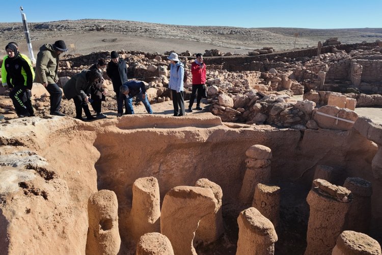 ÇİNLİ HEYET ŞANLIURFA’DA: TARİHİ KARAHANTEPE’YE BÜYÜK İLGİ!
