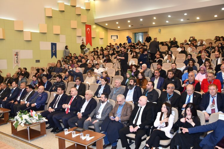 Harran Üniversitesi’nde Dev Zirve: Türkiye’nin Medya Devleri Şanlıurfa’da Buluştu
