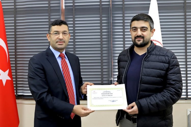 Şanlıurfa’da Prematüre Bebeklerin "Gözü" Olan Uzmana Teşekkür Belgesi