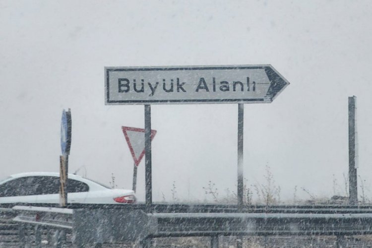 Şanlıurfa’da Kar Mesaisi Başladı: Kırsal Bölgeler Beyaza Büründü!