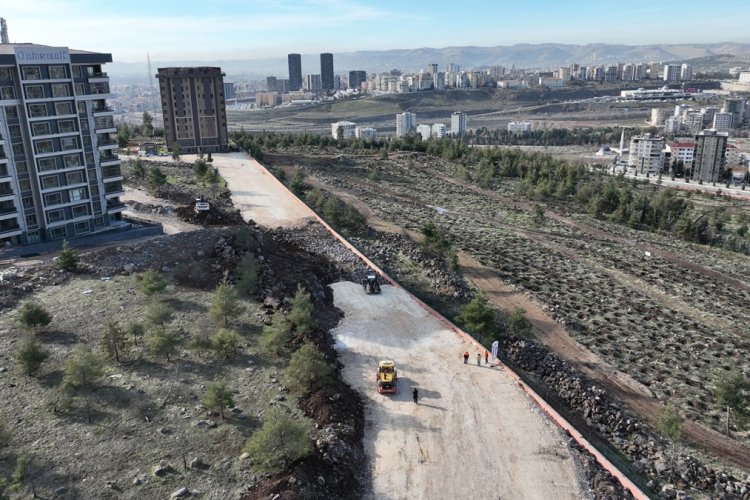 KARAKÖPRÜ’DE ULAŞIM AĞI GENİŞLİYOR: DOĞUKENT’E 17 METRELİK MODERN CADDE!