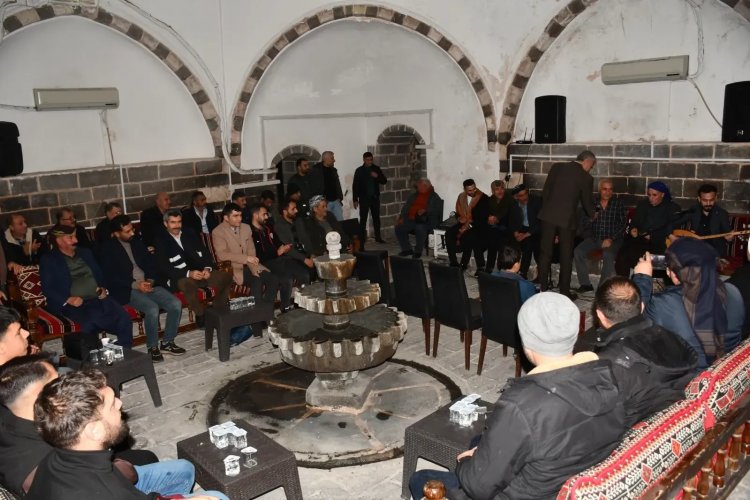 Siverek'te dengbejler tarihi hamamda haykırdı