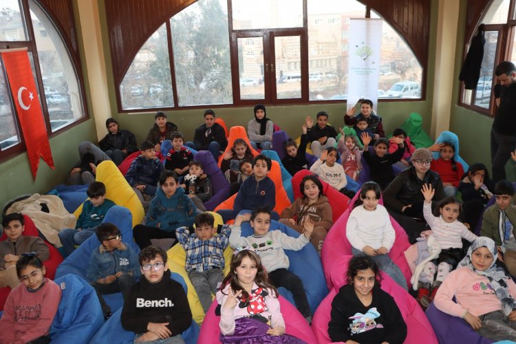 Şanlıurfa’da Minik Kalplere Sinema Sürprizi: İlk Kez Beyaz Perdeyle Tanıştılar!