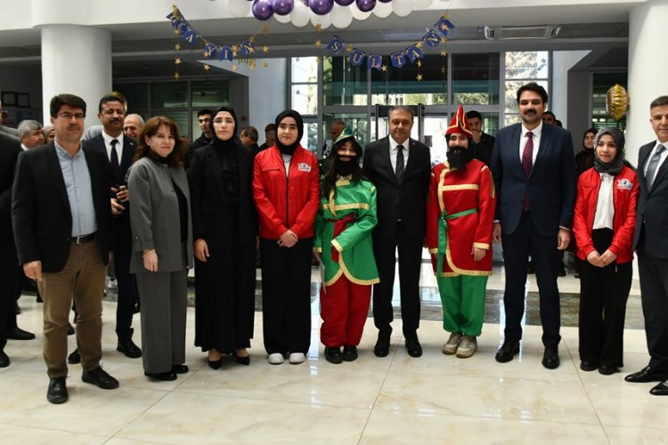 VALİ ŞILDAK GENÇLERLE BULUŞTU: "MAARİFİN KALBİNDE RAMAZAN" COŞKUSU