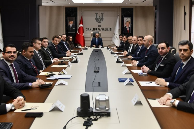 Şanlıurfa’da Güvenlik ve Yatırım Seferberliği: Vali Şıldak Başkanlığında Kritik Toplantı