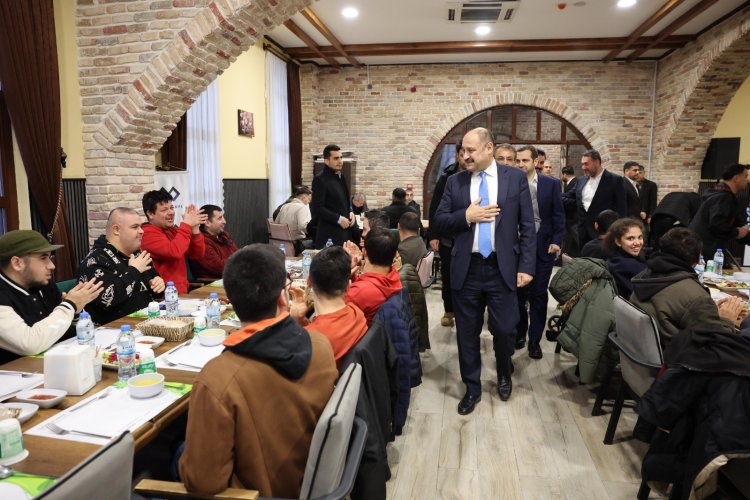 BAŞKAN GÜLPINAR, ENGELLİ BİREYLERLE GÖNÜL SOFRASINDA
