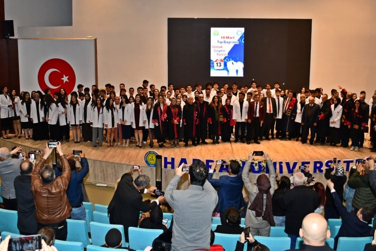 Harran Üniversitesi’nde 14 Mart Tıp Bayramı ve Beyaz Önlük Giyme Töreni Düzenlendi