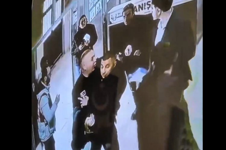 Sınava Dakikalar Kala Alkışlanacak Hareket: Polisler Engelli Vatandaşı Sırtında Taşıdı!