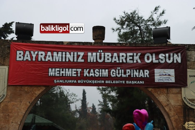 MEZARLIKLARDA BAYRAM TEMİZLİĞİ VE ÜCRETSİZ ULAŞIM: URFA ECDADINI HUZURLA ZİYARET ETTİ