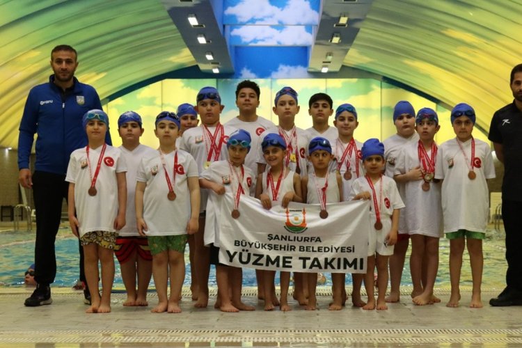 Şanlıurfa'nın Minik Kulaçlarından Madalya Yağmuru: Tam 24 Madalya!