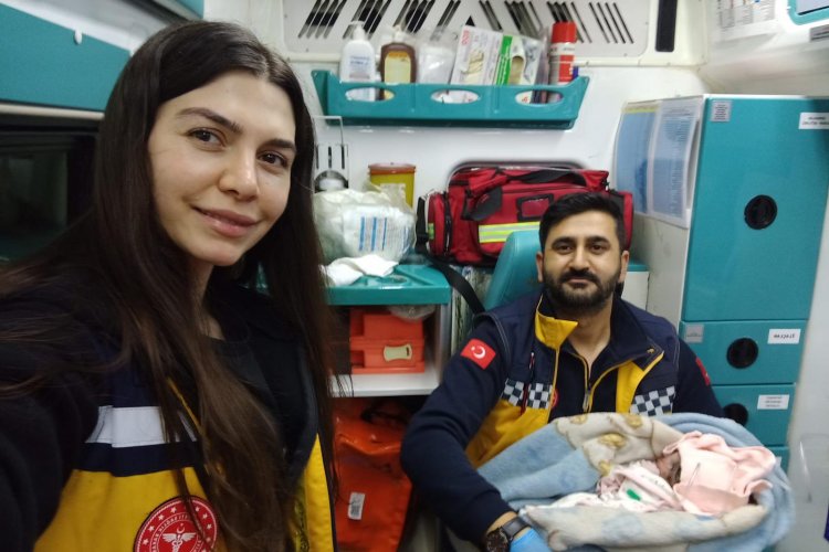 ŞANLIURFA’DA AMBULANSTA MUCİZE DOĞUM