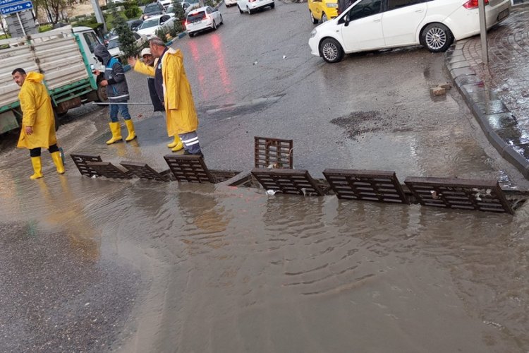 BİRECİK'TE SAĞANAK YAĞIŞA ANINDA MÜDAHALE!