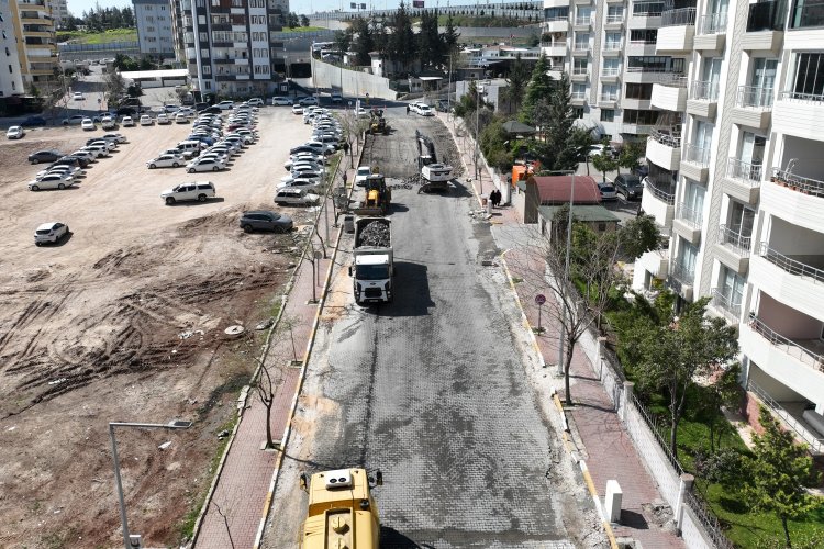 Karaköprü’de Ulaşıma Konfor Dokunuşu: Mustafa Direkli Caddesi Asfaltlanıyor