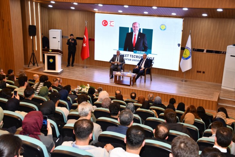 KKTC Eski Cumhurbaşkanı Ersin Tatar, Harran Üniversitesinde Öğrencilerle Buluştu