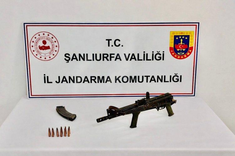 Akçakale’de Jandarmadan Silah Operasyonu: Kalaşnikof Ele Geçirildi