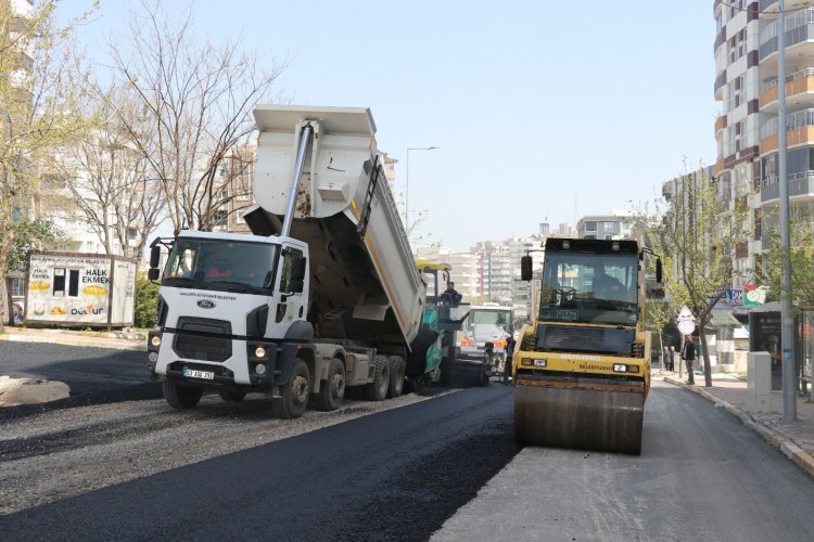 ŞANLIURFA BÜYÜKŞEHİR BELEDİYESİ’NDEN KARAKÖPRÜ’DE YOĞUN ASFALT MESAİSİ
