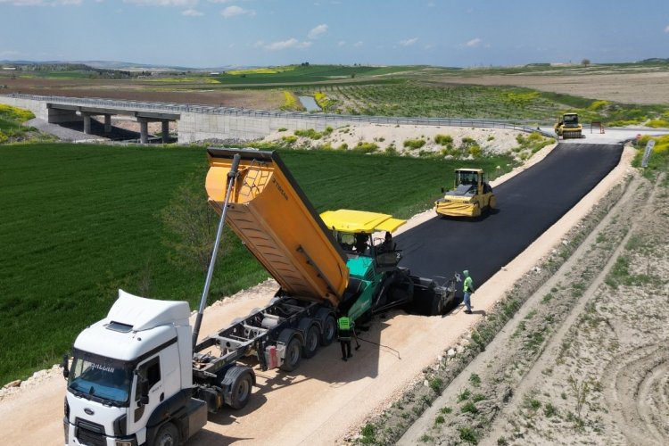 Karaköprü Kırsalında 14 Kilometrelik Yol Asfaltlanıyor