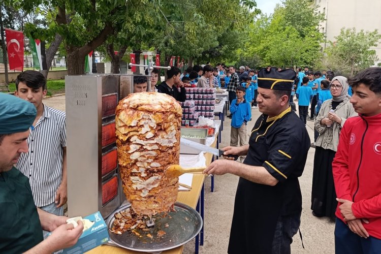Şanlıurfa’da Gazze Yararına Kermes, Öğrenciler ve Veliler Dayanışma Örneği Sergiledi