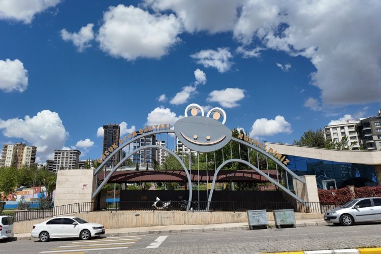 ÇOCUK OYUN DÜNYASI YENİLENİYOR