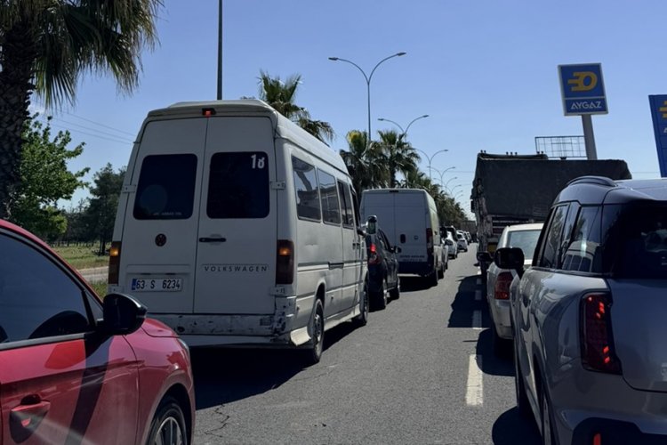 Şanlıurfa-Mardin Karayolu’nda Köprülü Kavşak Çalışması Trafiği Felç Etti