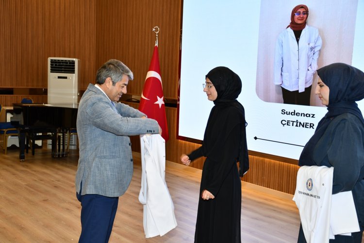 Harran Üniversitesi Eczacılık Fakültesi 2025-2026 Beyaz Önlük Töreni