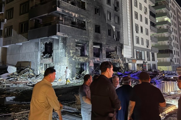 Şanlıurfa Valisi Hasan Şıldak Gece Yarısı Yangın Bölgesine Gitti