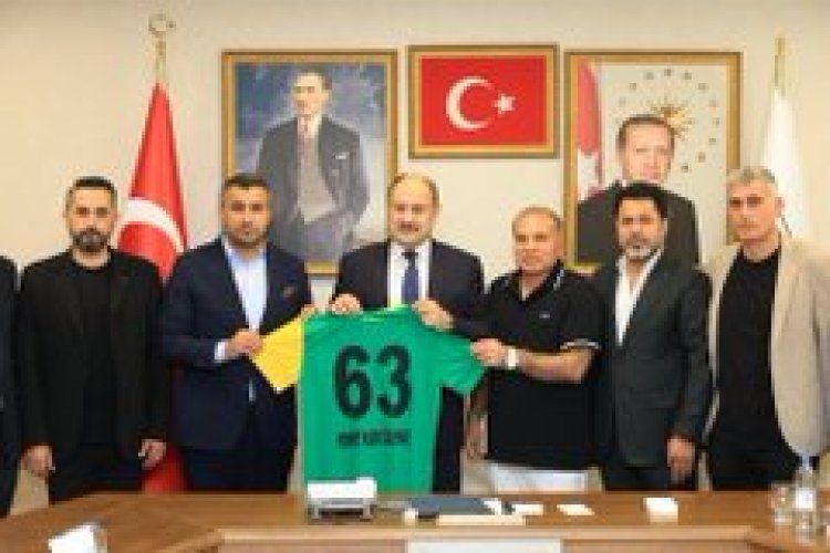 Şanlıurfaspor Yönetimi, Büyükşehir Belediye Başkanı Mehmet Kasım Gülpınar’ı Ziyaret Etti