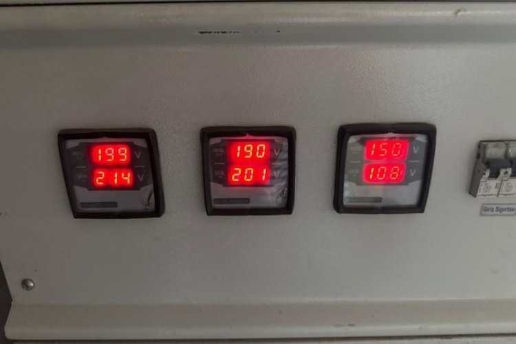 Şanlıurfa Karaköprü'de Elektrik Krizi: 20 Gündür Karanlık ve Susuzluk