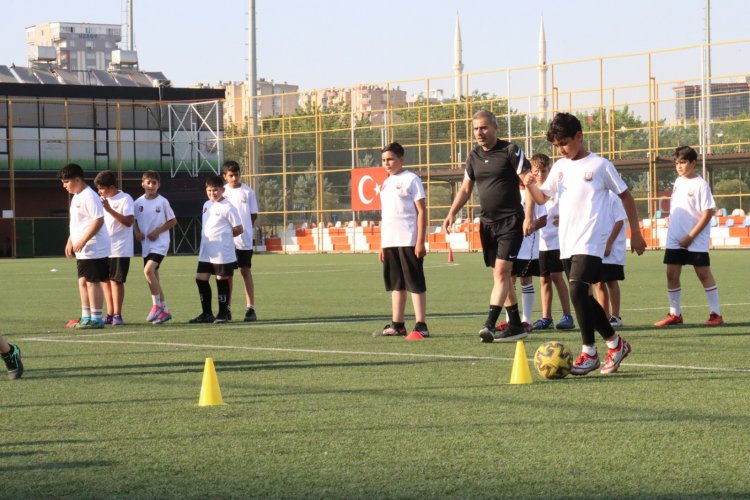Şanlıurfa’da Geleceğin Futbolcuları Yetişiyor: Yaz Kursları Başladı
