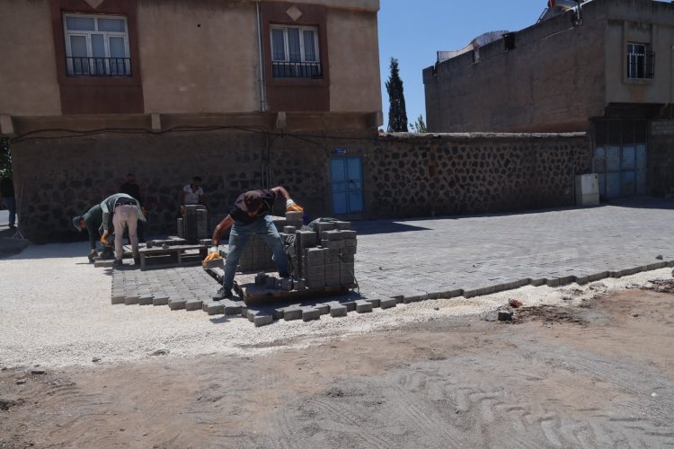 Başkan Gülpınar’ın Talimatıyla Siverek’te Yol ve Kaldırımlar Yenileniyor