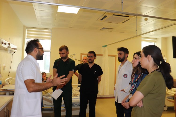 Uzmanından Uyarı: Ani Başlayan Göğüs Ağrısına Dikkat!