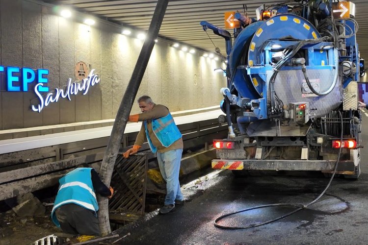 Şanlıurfa Kışa Hazırlanıyor! ŞUSKİ Ekiplerinden Su Baskınlarına Karşı Gece Mesaisi
