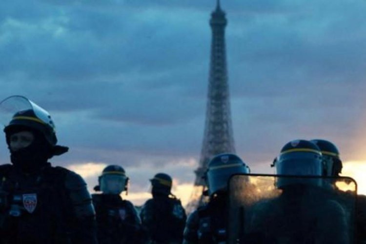 Paris Sokaklarında 31 Ekim Alarmı: 70 Bin Polis Teyakkuzda!